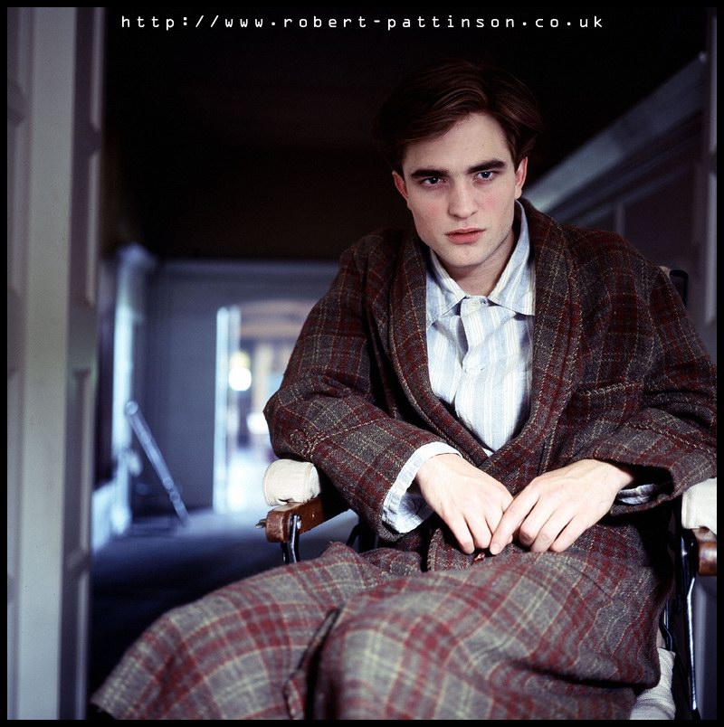 robert_haunted_airman_promo3.jpg